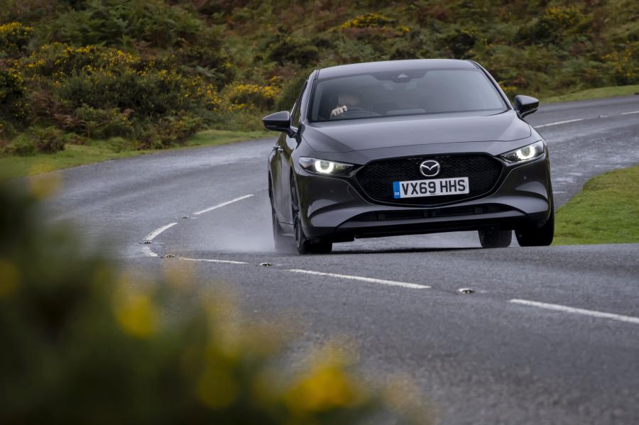  Mazda3 Skyactiv-X AWD Hatchback (BP) 2019 года  (UK) (фото 7 из 42)